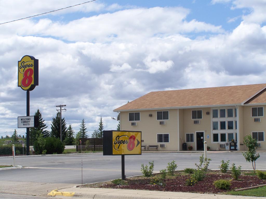 Hotel Super 8 By Wyndham Lewistown Exterior foto