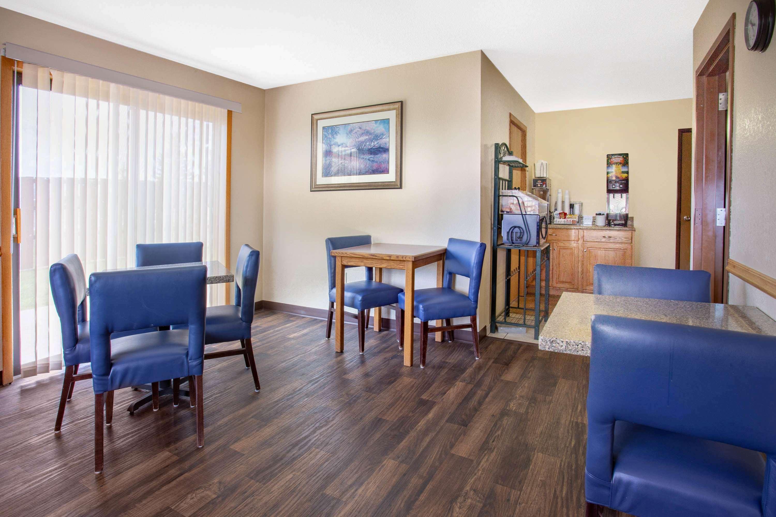 Hotel Super 8 By Wyndham Lewistown Exterior foto